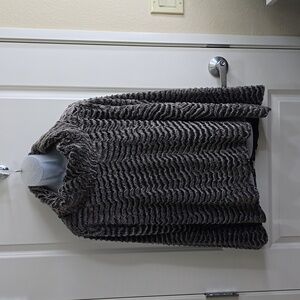 Staples Cowl Neck Very Soft Sweater Size Large NWOT‎